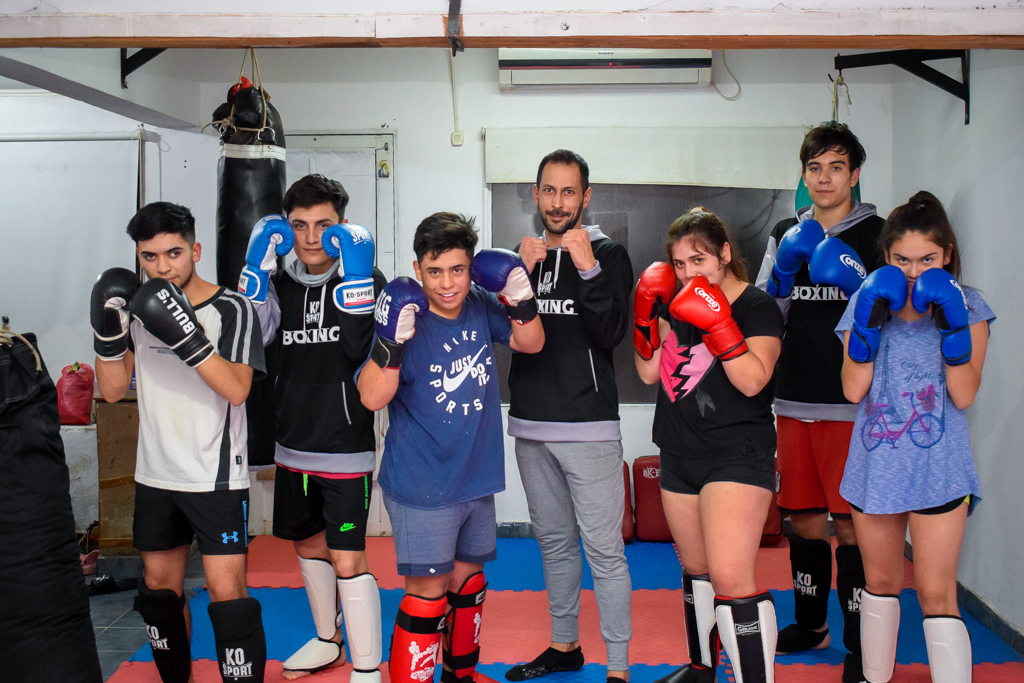 Kickboxing: el deporte que te enseña a defenderte mientras te pone