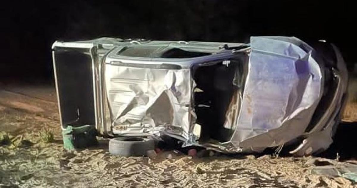 Una camioneta y un camión chocaron sobre la Ruta 143 - Diario Letra B